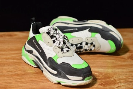 Clearance-priced GoodFit 1018 BALENCIAGA TRIPLE S 483513-W06E1