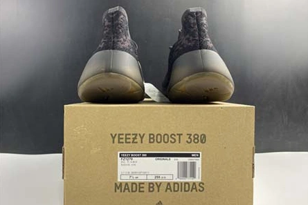 GoodFit 2938 adidas Yeezy Boost 380 “Onyx” FZ1270