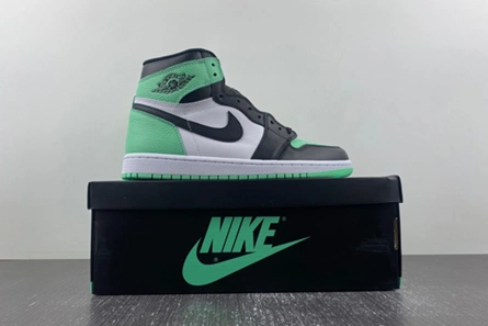 High-tier replica Jordan 1 Retro High OG Green Glow DZ5485-130 Bright 7772