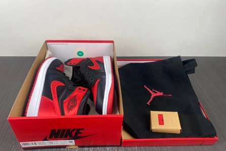 Entry-level luxury Jordan 1 Retro High OG Satin Bred  FD4810-061 Popular 5920