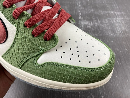 Replica Jordan 1 Retro Low OG Year of the Dragon (2024) FN3727-100 EyeCatching 8545