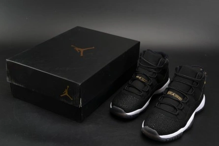 Non-authentic version Jordan 11 Retro Heiress Black Stingray (GS) 852625-030 Sophisticated 1152