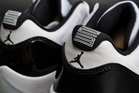 Close-to-original Jordan 11 Retro Low Concord 528895-153 Durable 1195
