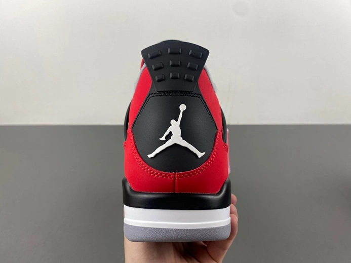Pricetag-smart Jordan 4 Retro Toro Bravo  308497-603 Modern 206