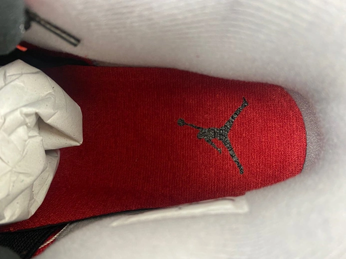 Pricetag-smart Jordan 4 Retro Toro Bravo  308497-603 Modern 206