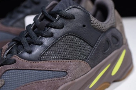 Savvy-priced Kanye West x Adidas Yeezy Runner Boost 700 Classic 6579