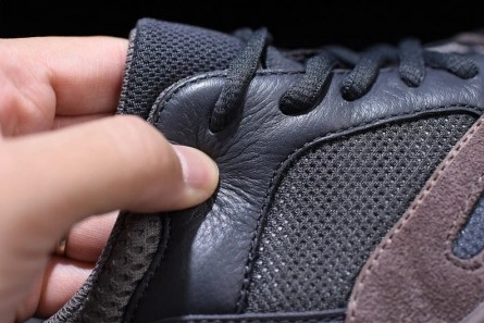 Savvy-priced Kanye West x Adidas Yeezy Runner Boost 700 Classic 6579