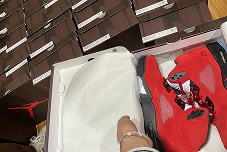 Non-authentic version Lightweight 1780 Air Jordan 5 “Raging Bull” DD0587-600
