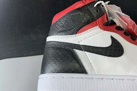 Reproduction Minimalist 1078 Air Jordan 1 High OG WMNS “Satin Snake” CD0461-601