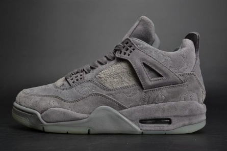 Minimalist 5946 KAWS x Air Jordan 4