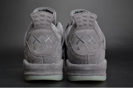 Master copy Minimalist 5946 KAWS x Air Jordan 4