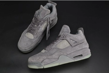 Master copy Minimalist 5946 KAWS x Air Jordan 4
