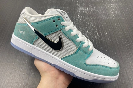 Lookalike Minimalist 6852 Nike SB Dunk Low April Skateboards FD2562-400