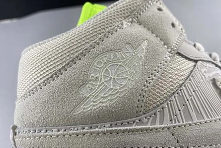 Non-authentic version Modern 9409 Air Jordan 1 Mid CV3018-001