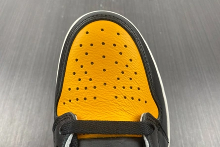 Marked-down ModernLook 1291 Air Jordan 1 High OG “Yellow Toe” 555088-711