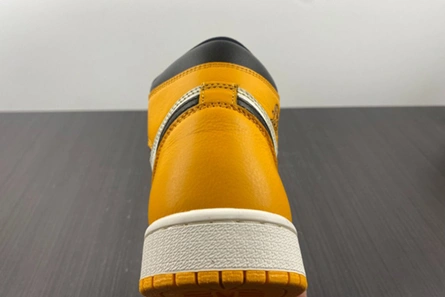Marked-down ModernLook 1291 Air Jordan 1 High OG “Yellow Toe” 555088-711