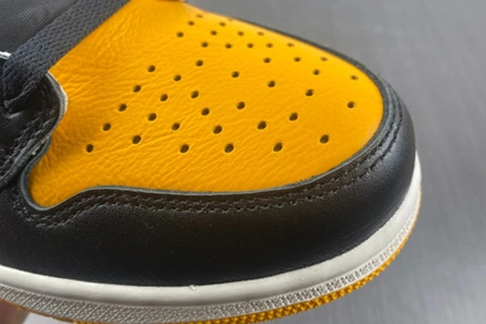Marked-down ModernLook 1291 Air Jordan 1 High OG “Yellow Toe” 555088-711