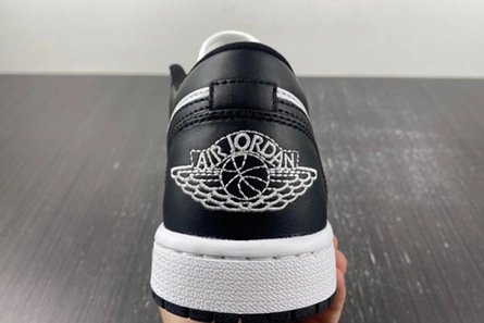 ModernLook 1632 Air Jordan 1 Low “Panda”  DC0774 101