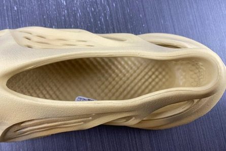 Close-to-original ModernLook 4964 adidas Yeezy Foam RNR Desert Sand GV6843