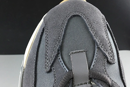 ModernLook 8247 ADIDAS YEEZY BOOST 700 MAGNET FV9922