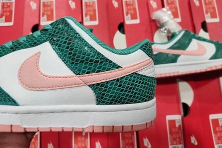 Price-wise Nike Dunk Low Snakeskin Washed Teal Bleached Coral  DR8577-300 Affordable 3058