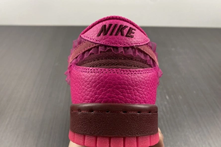 Clearance-priced Nike Dunk Low Valentine's Day (2022) DQ9324-600 EasyMatch 445