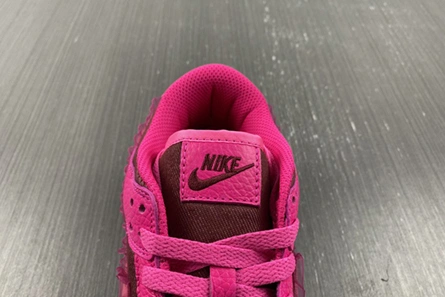 Clearance-priced Nike Dunk Low Valentine's Day (2022) DQ9324-600 EasyMatch 445