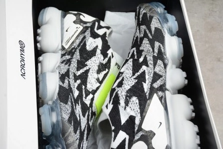 Fair-priced Nike Mens Air Vapormax Flyknit Moc 2 Acronym White AQ0996-001 AllSeason 5695