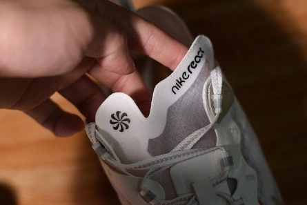 Value-driven Nike React Element 87 AQ1090-100 GoAnywhere 4083