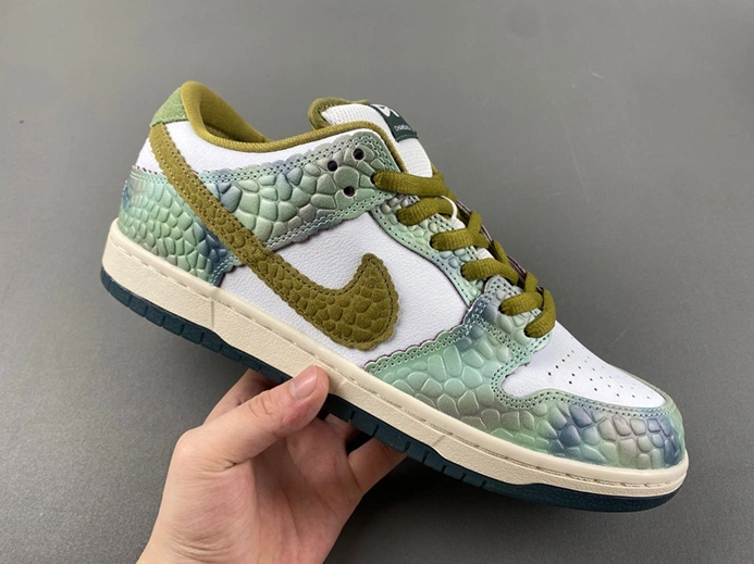 Everyday-priced Nike SB Dunk Low Alexis Sablone Chameleon  HJ3386-300 Bold 1016