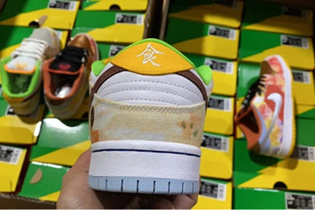 1:1 copy Nike SB Dunk Low “CNY” CV1628-800 Elegant 8241