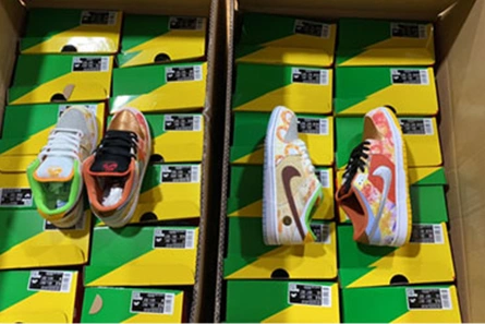 1:1 copy Nike SB Dunk Low “CNY” CV1628-800 Elegant 8241