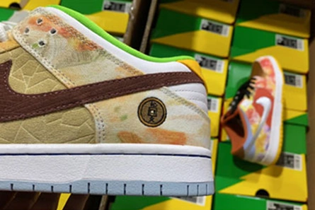 1:1 copy Nike SB Dunk Low “CNY” CV1628-800 Elegant 8241