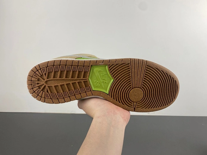 Accessible luxury Nike SB Dunk Low Escargot  FQ7585-200 Resilient 4685