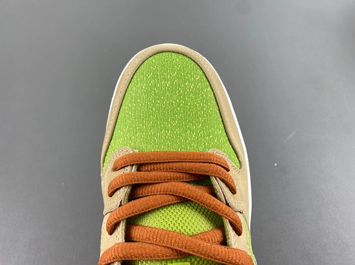 Accessible luxury Nike SB Dunk Low Escargot  FQ7585-200 Resilient 4685