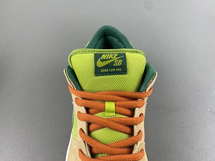 Accessible luxury Nike SB Dunk Low Escargot  FQ7585-200 Resilient 4685