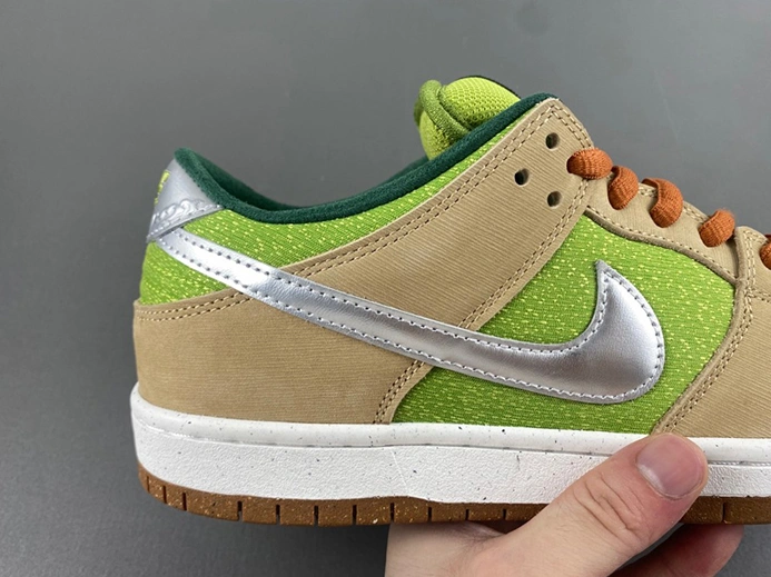 Accessible luxury Nike SB Dunk Low Escargot  FQ7585-200 Resilient 4685