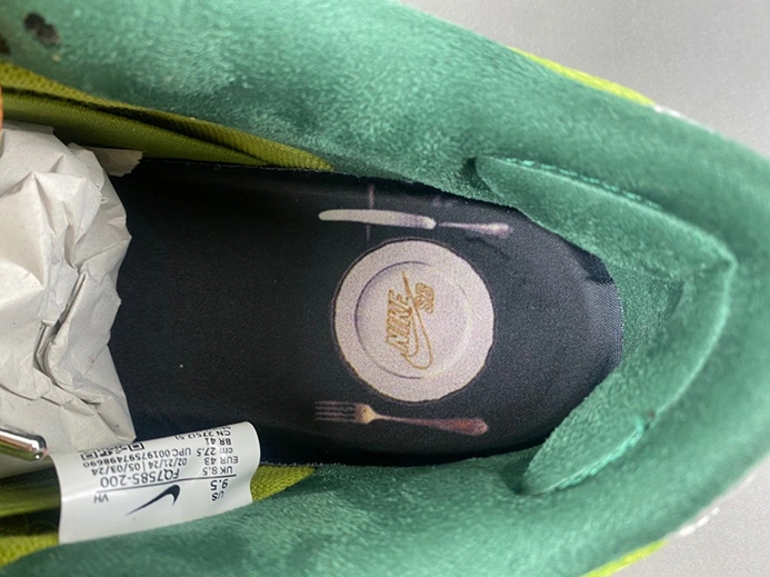 Accessible luxury Nike SB Dunk Low Escargot  FQ7585-200 Resilient 4685