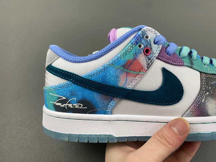 Pricetag-smart Nike SB Dunk Low Futura Laboratories Bleached Aqua  HF6061-400 AllSeason 7002