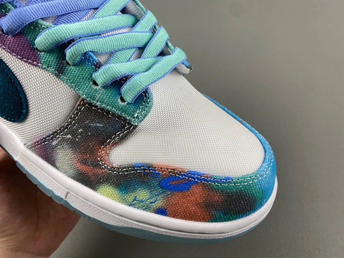 Pricetag-smart Nike SB Dunk Low Futura Laboratories Bleached Aqua  HF6061-400 AllSeason 7002