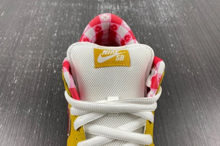 Replica Nike SB Dunk Low Yellow Lobster  313170-137566 Timeless 9748