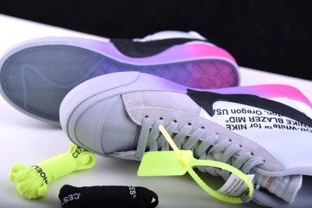Pricetag-smart Off-White Nike Blazer The Queen AA3832-002 GoodFit 6191