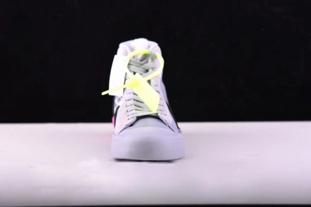 Pricetag-smart Off-White Nike Blazer The Queen AA3832-002 GoodFit 6191