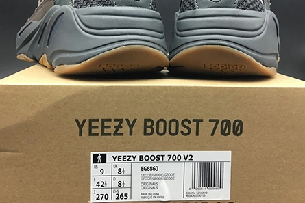 Popular 957 Yeezy Boost 700 V2
