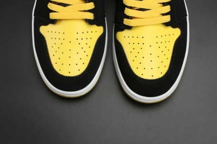 Fair-priced Practical 922 Air Jordan 1 Retro Mid 'New Love 554724-035