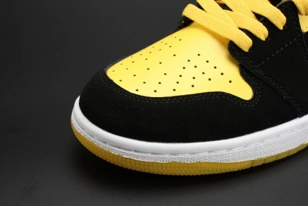 Fair-priced Practical 922 Air Jordan 1 Retro Mid 'New Love 554724-035
