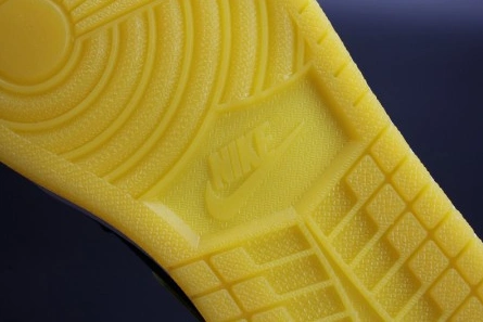 Fair-priced Practical 922 Air Jordan 1 Retro Mid 'New Love 554724-035