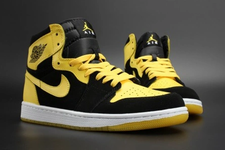 Fair-priced Practical 922 Air Jordan 1 Retro Mid 'New Love 554724-035