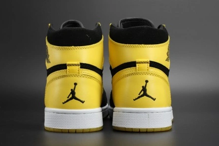 Fair-priced Practical 922 Air Jordan 1 Retro Mid 'New Love 554724-035