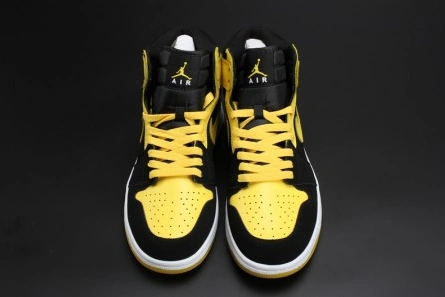 Fair-priced Practical 922 Air Jordan 1 Retro Mid 'New Love 554724-035